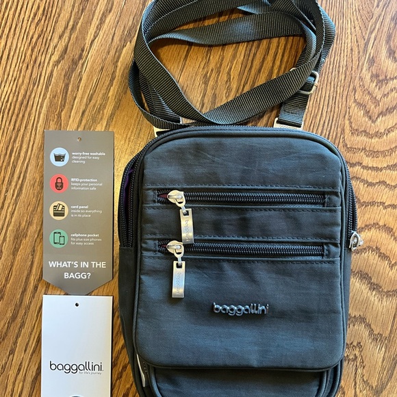 Baggallini Charcoal Messenger Bag - Picture 1 of 2